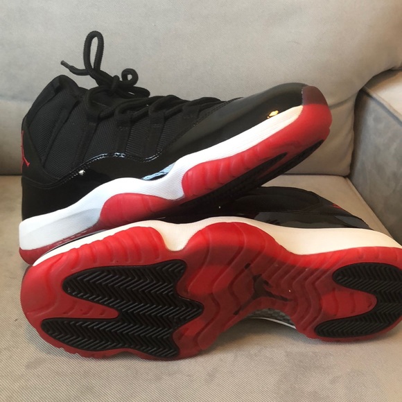 Air Jordan XI BRED 2012 - Picture 6 of 8